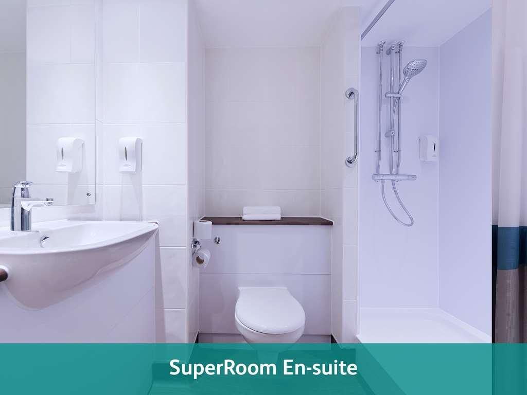 Mercure London Gatwick Airport Horley Room photo