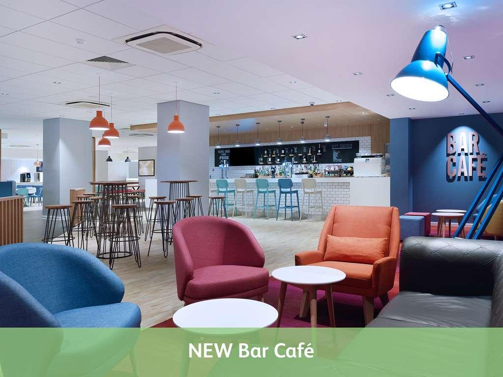 Mercure London Gatwick Airport Horley Restaurant photo