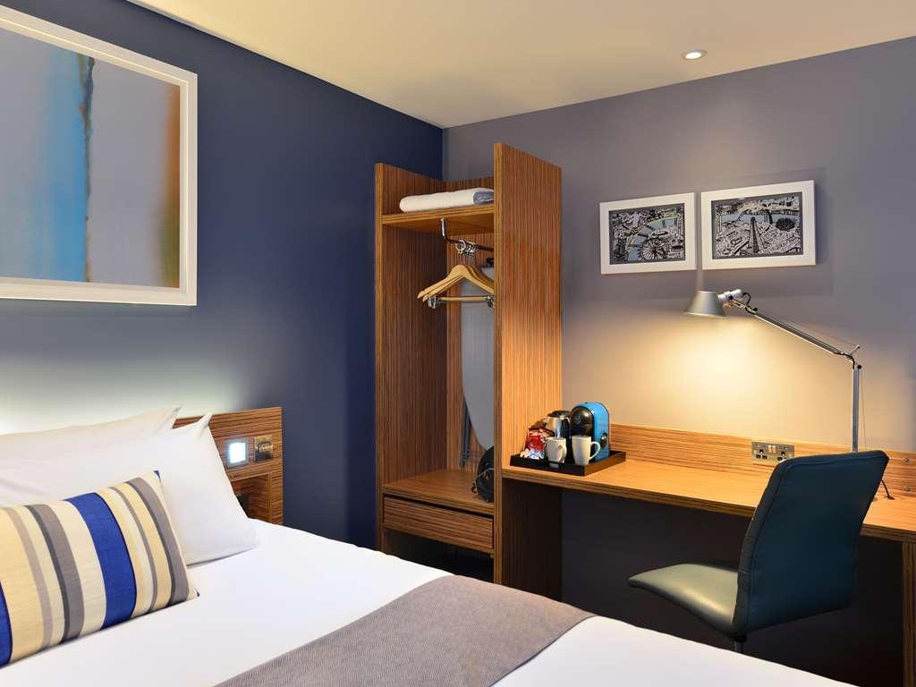 Mercure London Gatwick Airport Horley Room photo