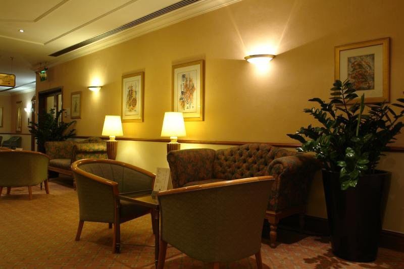 Mercure London Gatwick Airport Horley Interior photo
