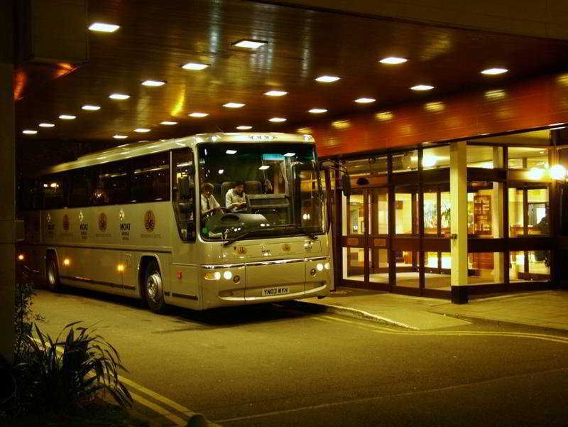 Mercure London Gatwick Airport Horley Exterior photo